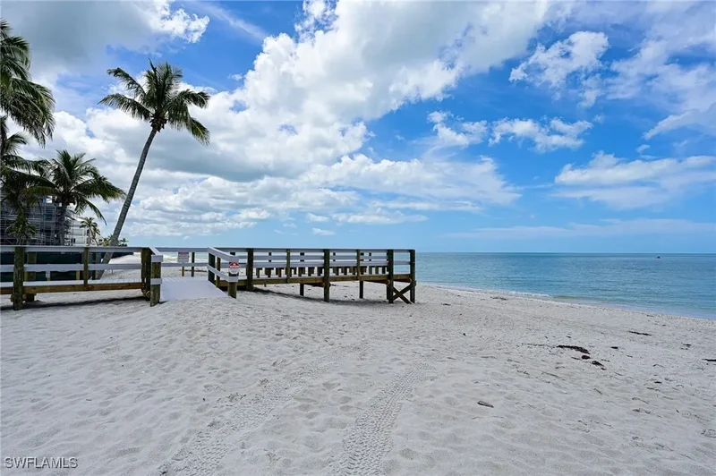 117 Barefoot Circle 18, Bonita Springs, Florida, United States. - Photo 28