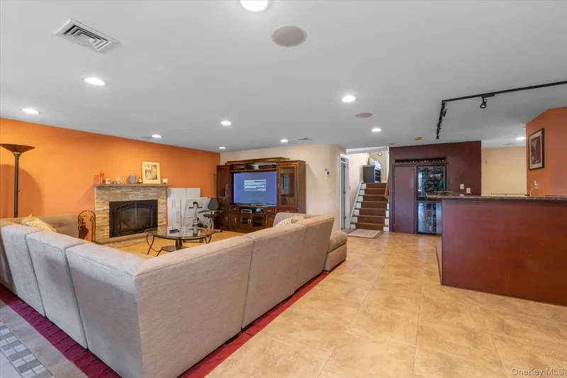 2072 Legion Street, Bellmore, New York, United States. - Photo 30