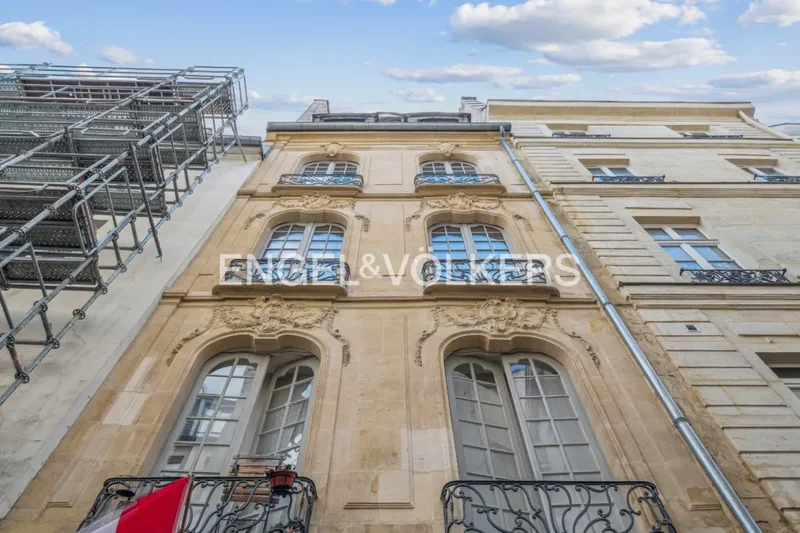 Top-floor apartment with terrace