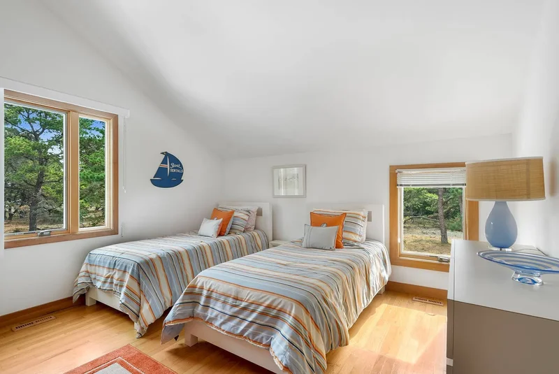 Cranberry Hole Road, Amagansett, New York, United States. - Photo 17