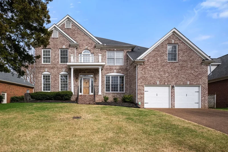 Single Family Residence in Nashville