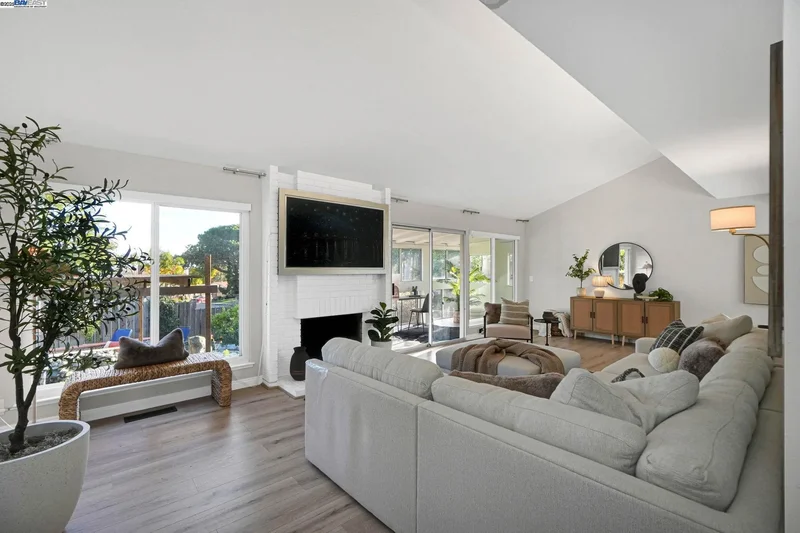 27956 Edgecliff Way, Hayward, California, United States. - Photo 29