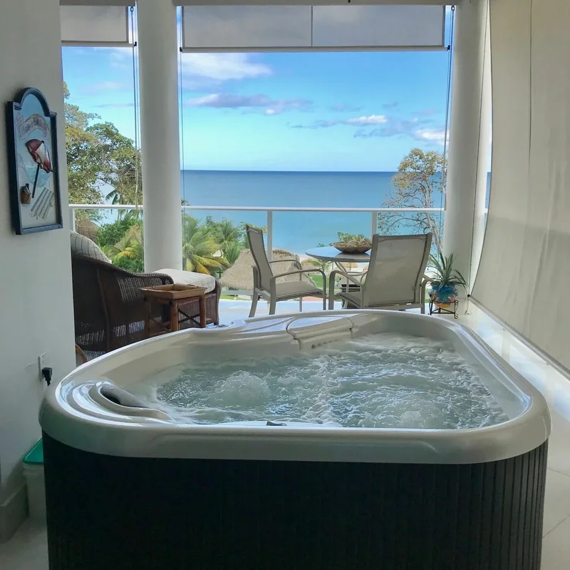 BIJAO - OCEANFRONT PENTHOUSE - PRICE REDUCED