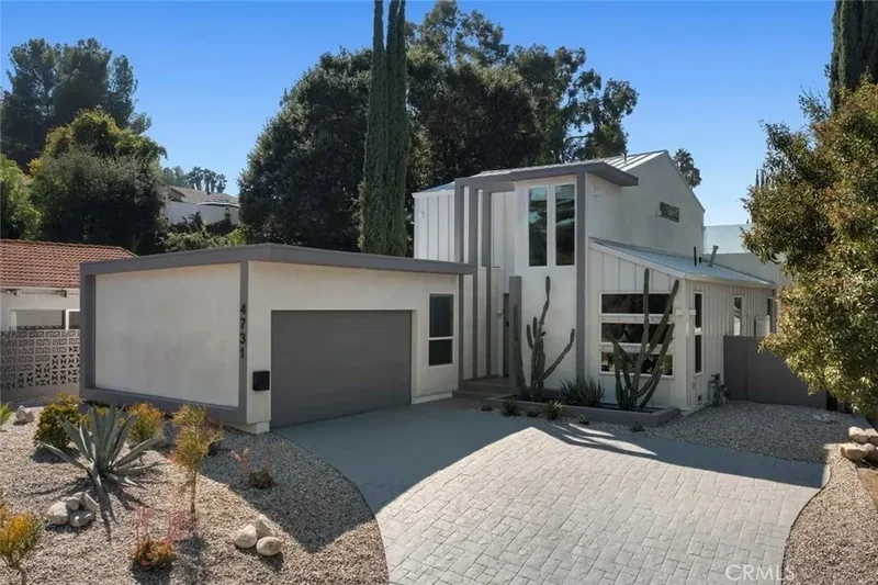 4731 Topanga Canyon Boulevard, Los Angeles, California, United States. - Photo 8