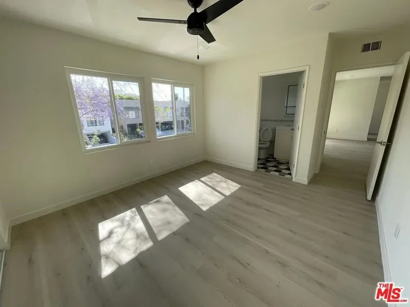 553 N Flores Street, West Hollywood, California, United States. - Photo 54
