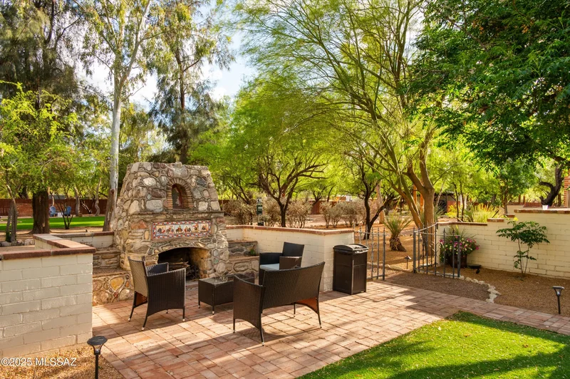 10700 E Tanque Verde Road, Tucson, Arizona, United States. - Photo 44