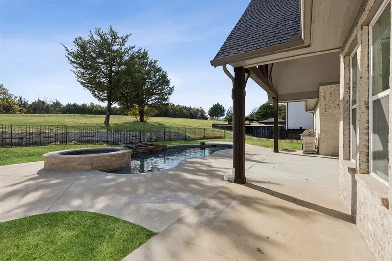 4594 Lake Breeze Drive, McKinney, Texas, United States. - Photo 2