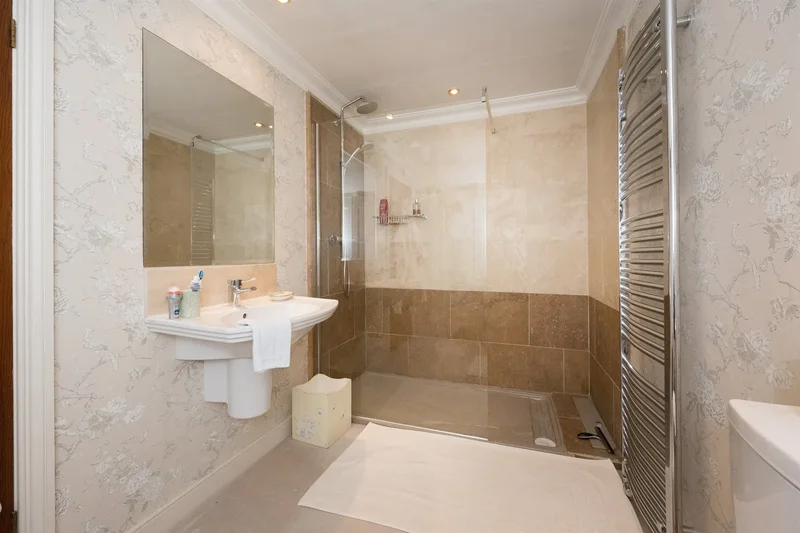 Wike, England, United Kingdom. - Photo 11