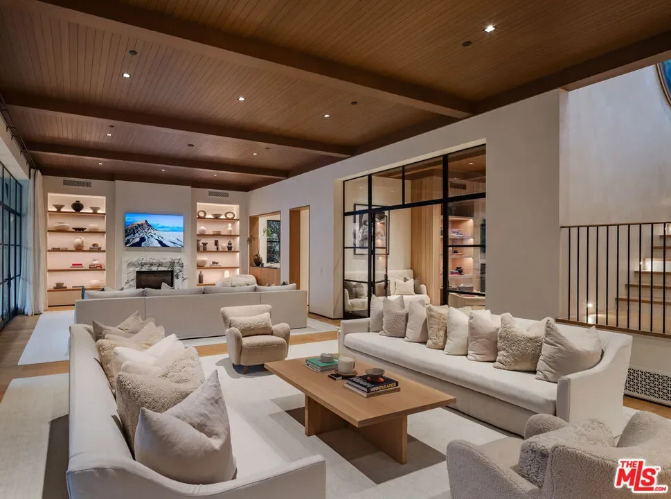 250 S Rockingham Avenue, Los Angeles, California, United States. - Photo 6