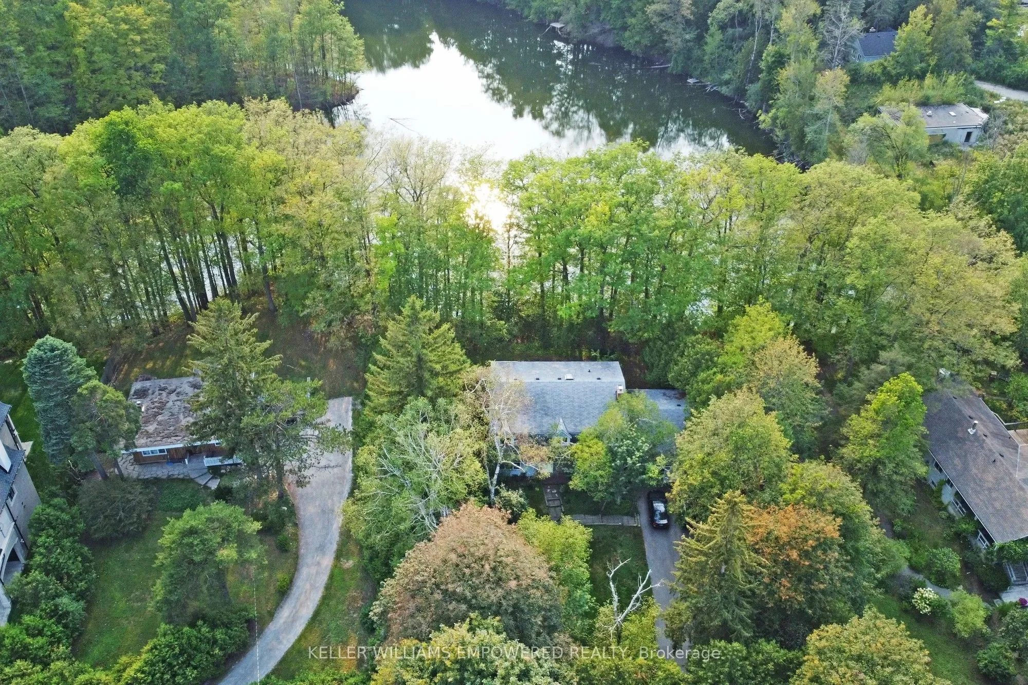 16 Bayview Park Lane, Richmond Hill, ON L4E 4K7, Gormley, Ontario, Canada. - Hero Image