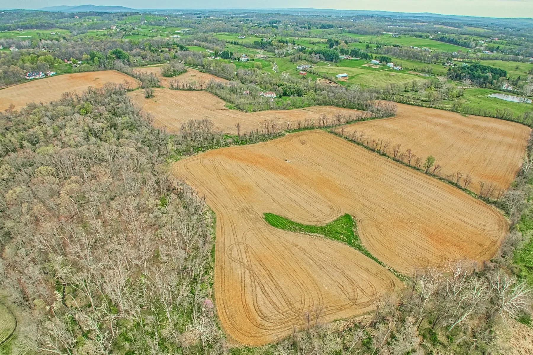 Snickersville Turnpike , Round Hill, VA 20141, Round Hill, Virginia, United States. - Photo 2
