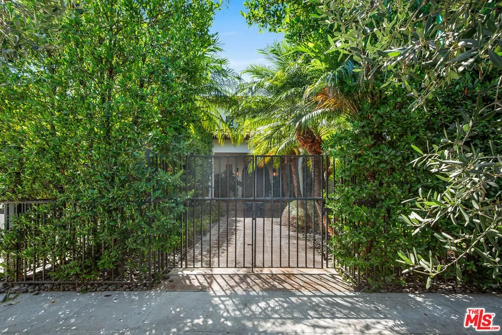 9928 Toluca Lake Avenue, Los Angeles, California, United States. - Photo 6