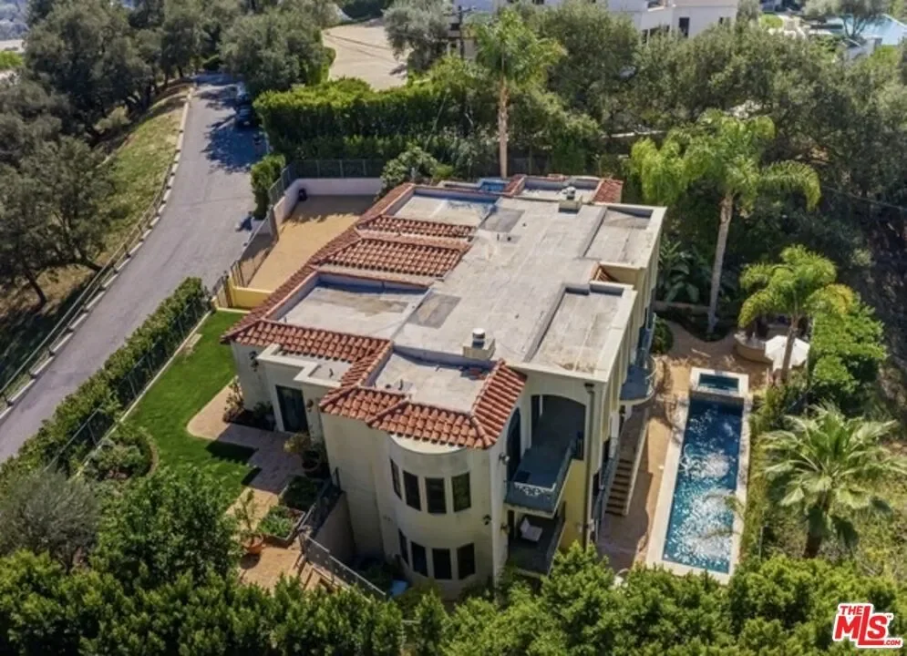 3110 Benedict Canyon Drive, Beverly Hills, California, United States. - Photo 18
