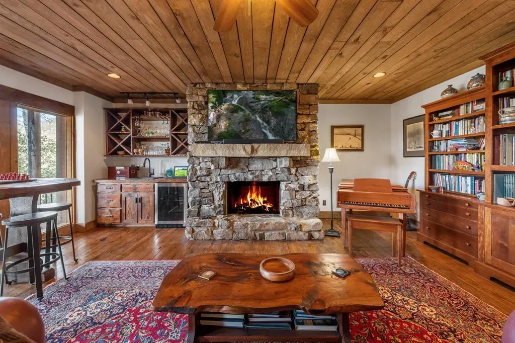 2085 Briar Cove Road, Morganton, Georgia, United States. - Photo 27