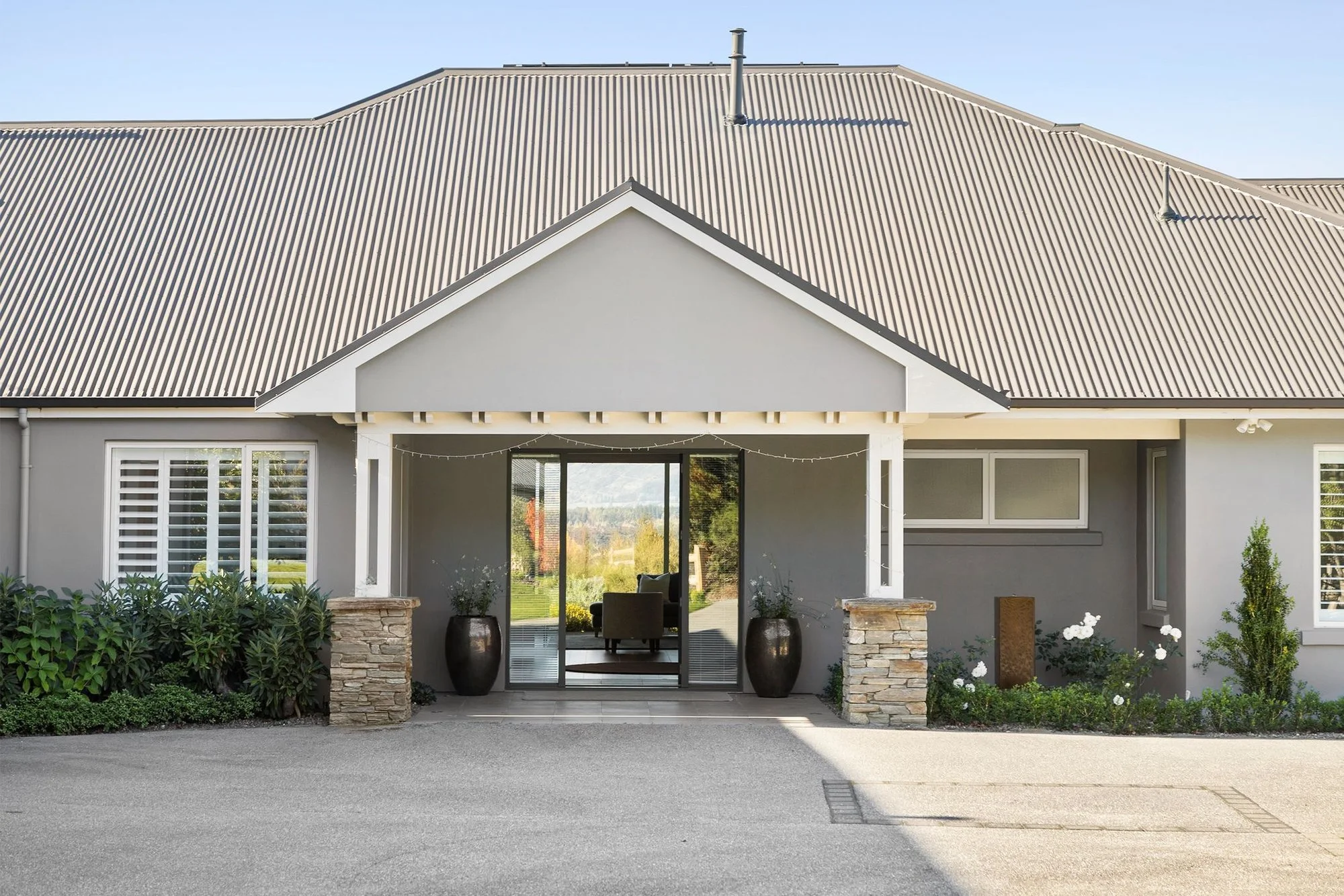 Exterior photo 4