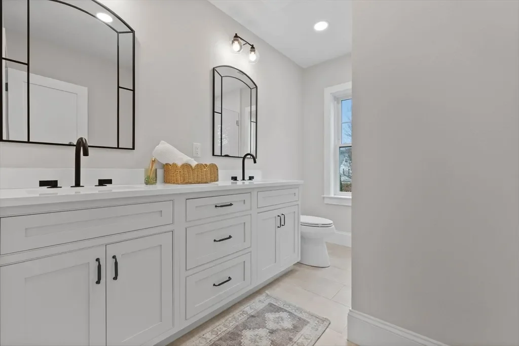 89 Wildwood St, Winchester, Massachusetts, United States. - Photo 12