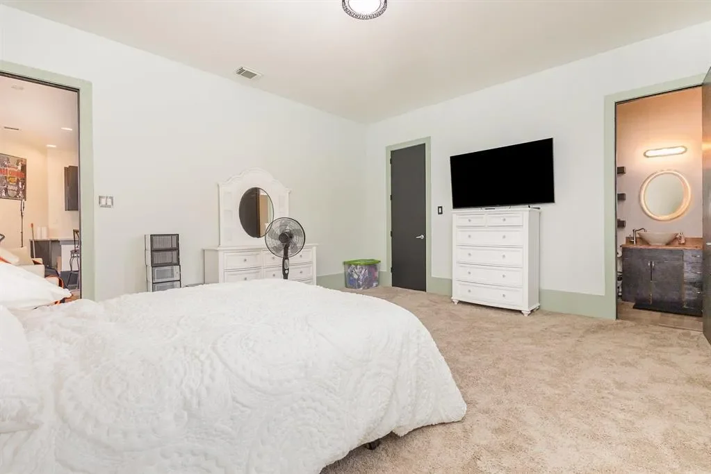 1031 Mallard Pointe Drive, Grand Prairie, Texas, United States. - Photo 21