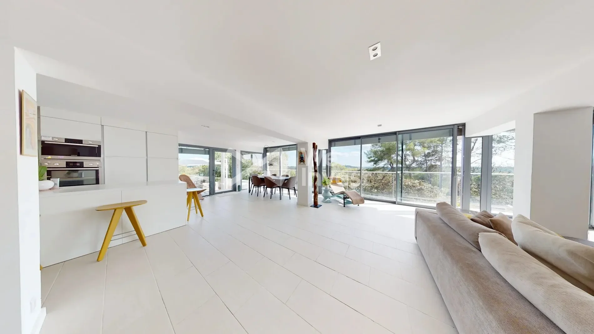 Gallery photo 1