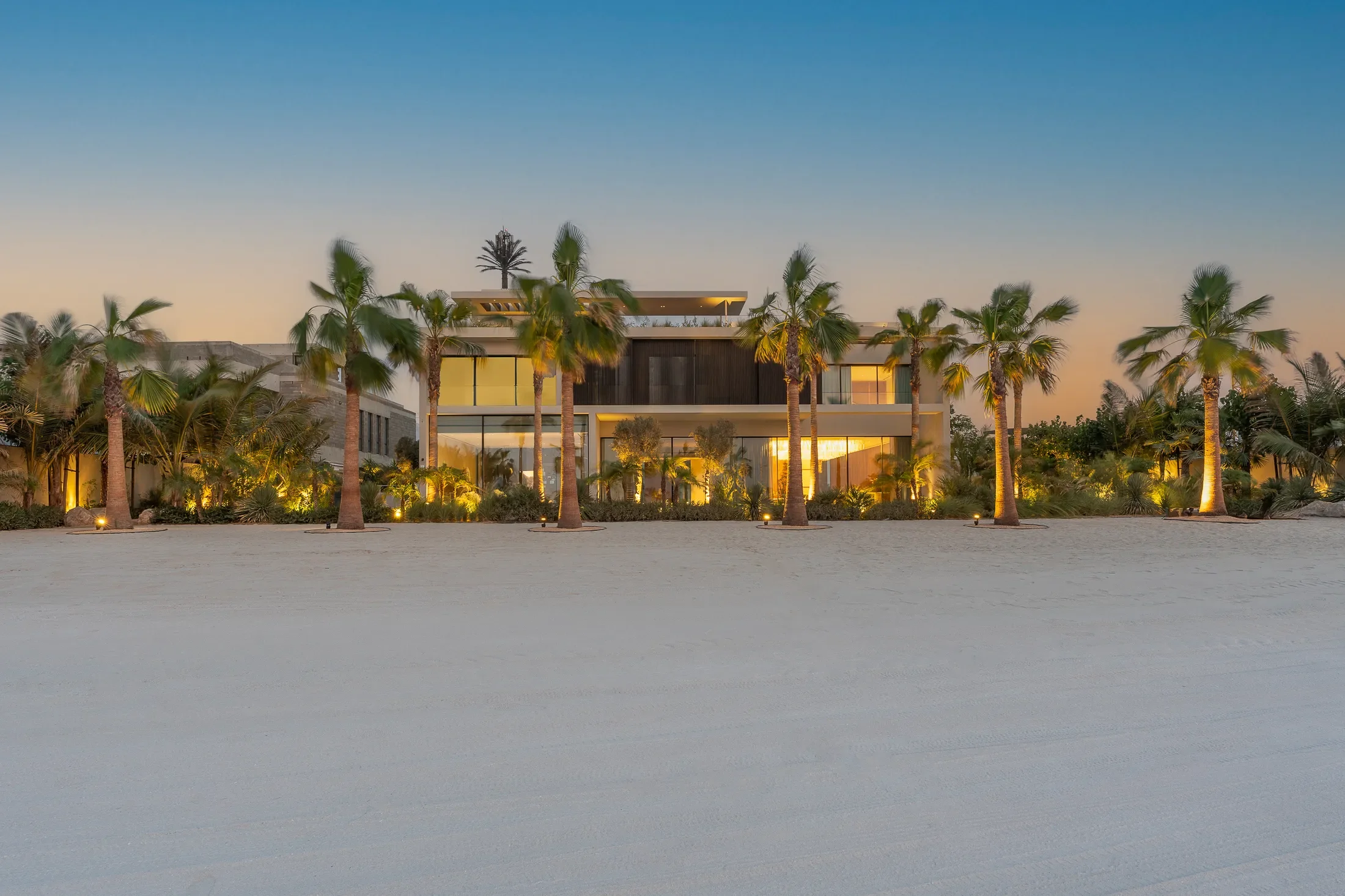 Exterior photo 3