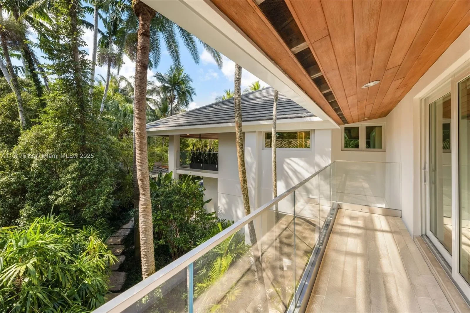 7150 W Lago Dr, Miami, Florida, United States. - Photo 34