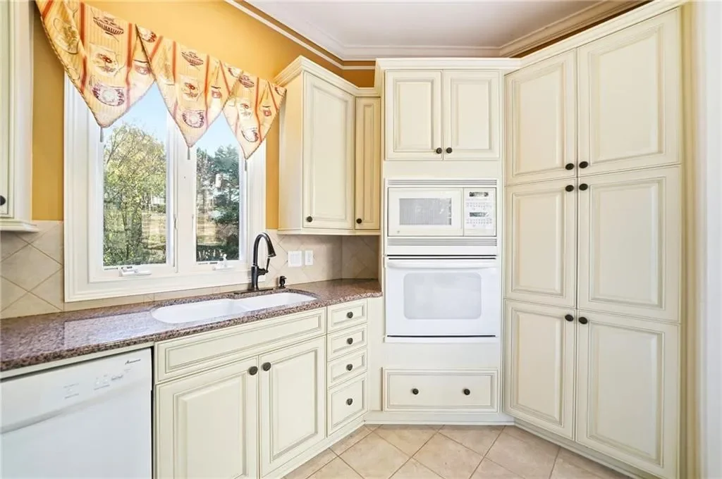 2855 Strathmore Drive, Cumming, Georgia, United States. - Photo 62