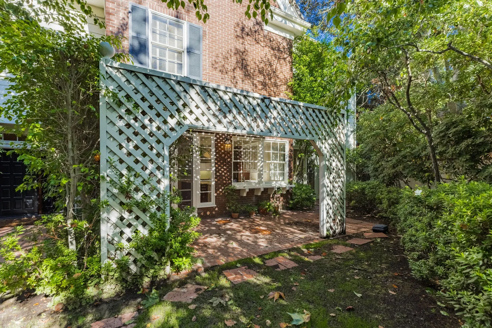 12386 Ridge Circle , Los Angeles, CA 90049, Los Angeles, California, United States. - Photo 7