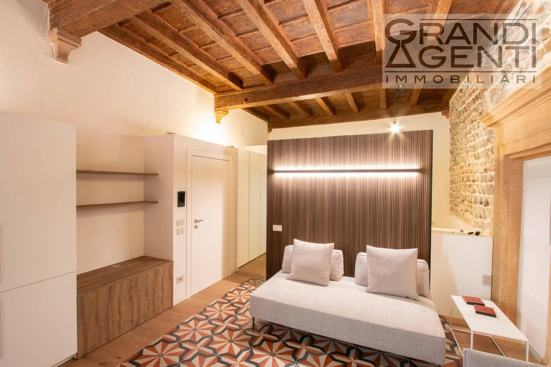 Vicolo Chiodo 8, Verona, Veneto, Italy. - Photo 2