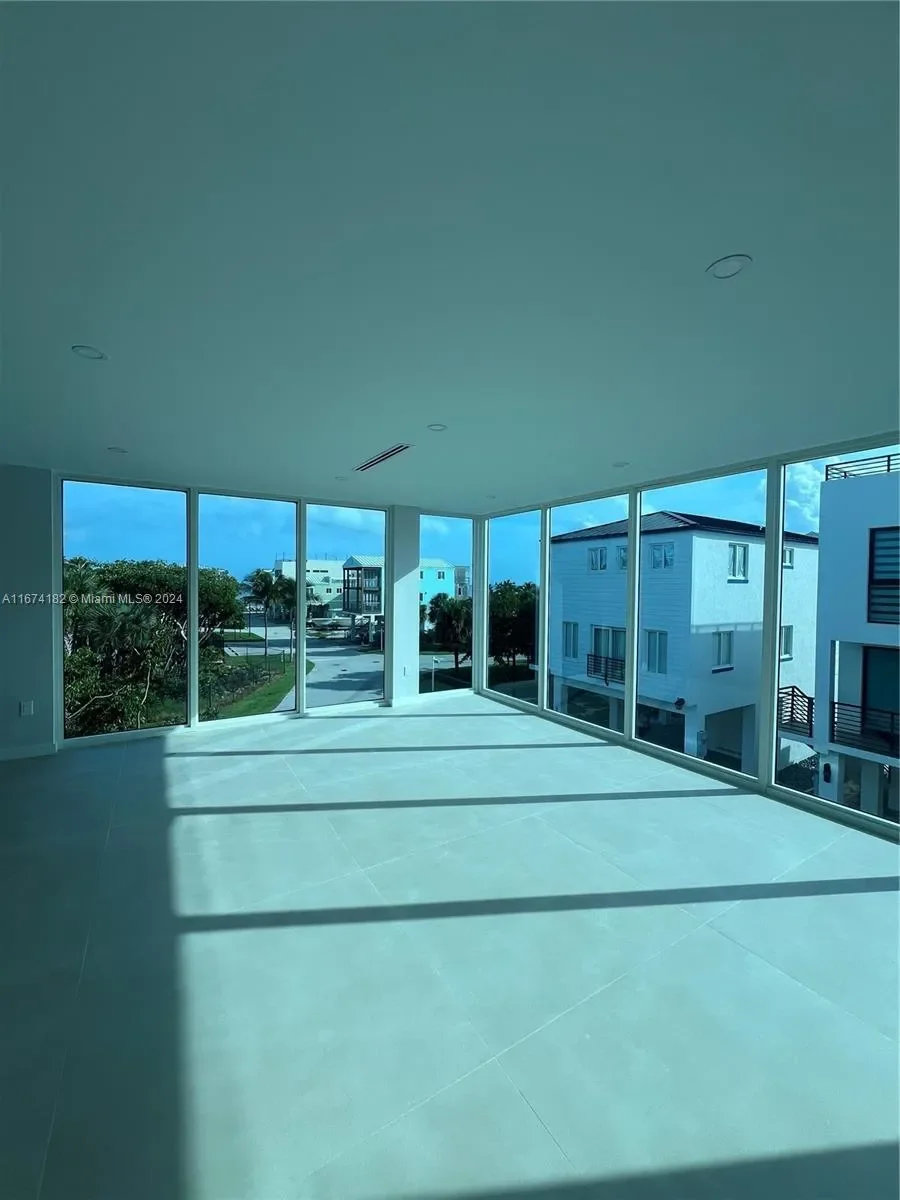 94825 Overseas Hwy 253, Key Largo, Florida, United States. - Photo 1