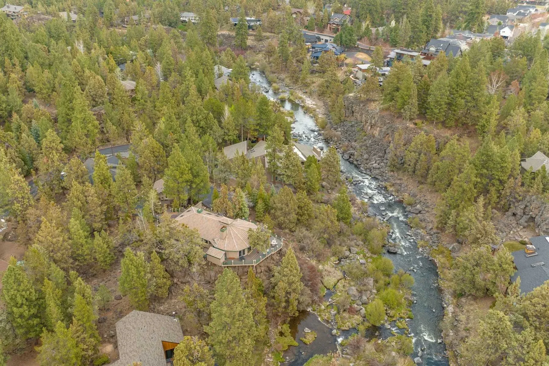 683 NW Silver Buckle Road , Bend, OR 97703, Bend, Oregon, United States. - Photo 2