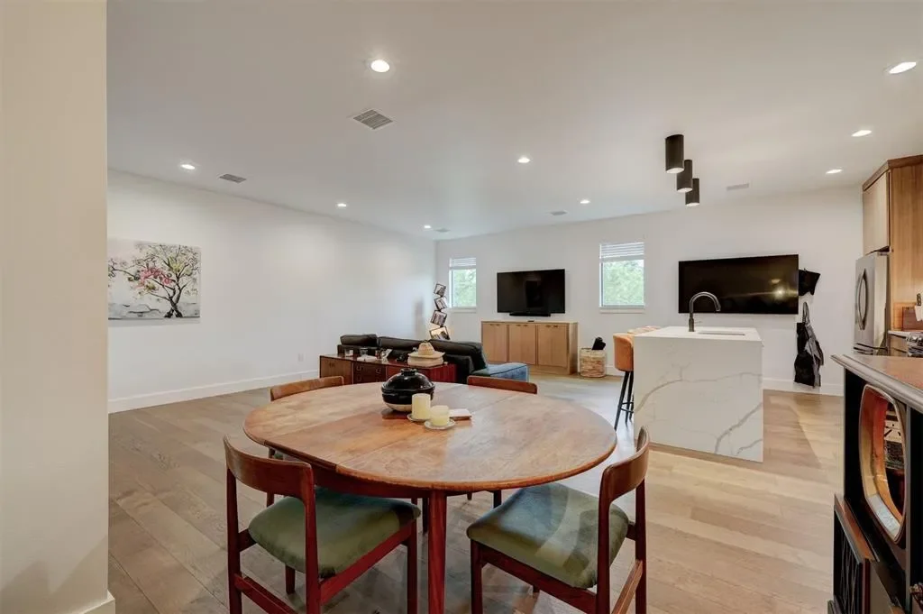 Gallery photo 2