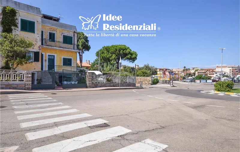 Prestigious detached villa facing the harbour in the heart of Palau