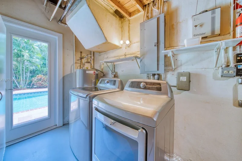 1435 Blue Rd, Coral Gables, Florida, United States. - Photo 24