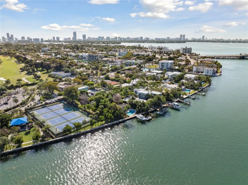 1020 S Shore Dr, Miami Beach, FL 33141, Miami Beach, Florida, United States. - Photo 17