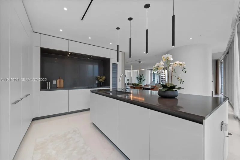 300 Biscayne Boulevard Wa, #1101E, Miami, FL, 33131, USA, Miami, Florida, United States. - Photo 20