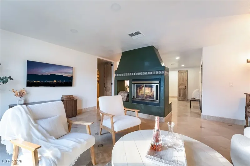 6465 Edna Avenue, Las Vegas, Nevada, United States. - Photo 53