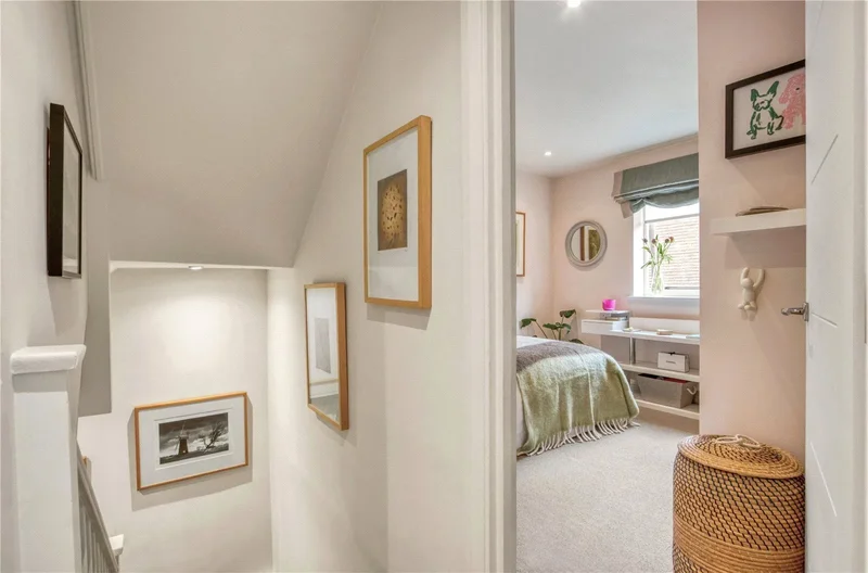 Belsize Park, London, England, United Kingdom. - Photo 20