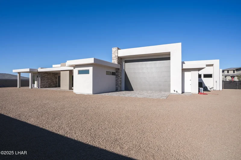 6273 Avienda De Los Colinas, Lake Havasu City, AZ 86406, Lake Havasu City, Arizona, United States. - Photo 21