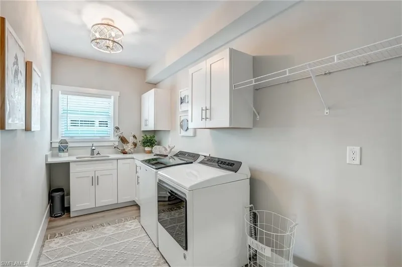 661, Fort Myers Beach, Florida, United States. - Photo 35