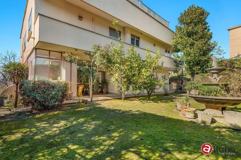 Villa For Sale In Frosinone
