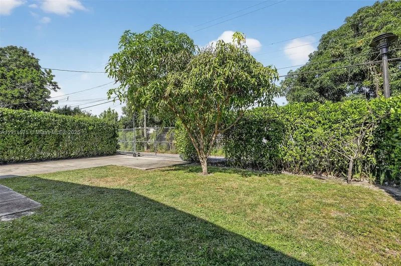 765 NW 46th St, Miami, Florida, United States. - Photo 10