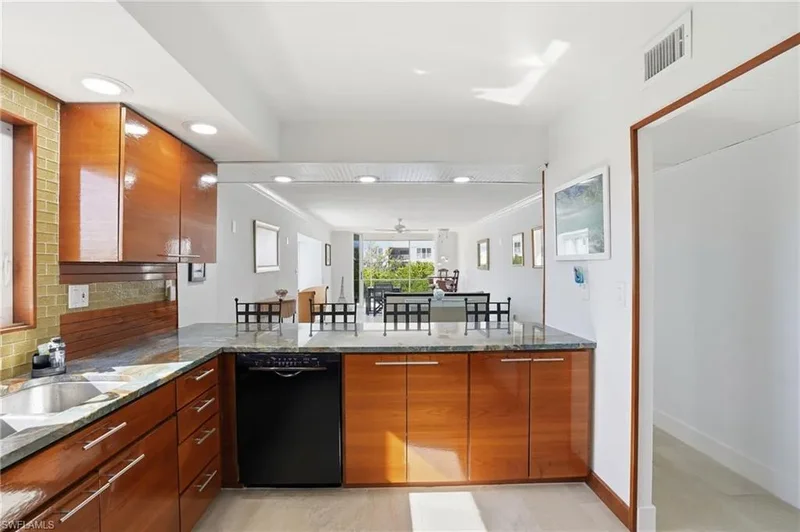 200 Periwinkle WAY, Sanibel, Florida, United States. - Photo 37