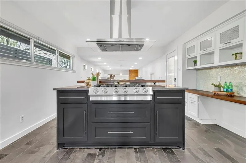 9918 Coldwater Circle, Dallas, Texas, United States. - Photo 6