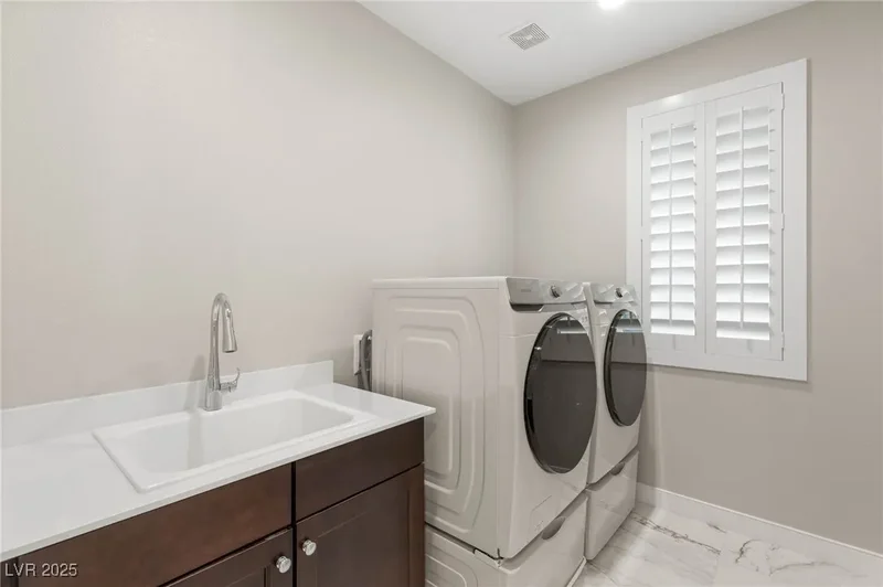 5201 Fading Sunset Drive, Las Vegas, Nevada, United States. - Photo 23