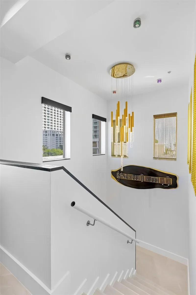 3021 Riomar St., Fort Lauderdale, Florida, United States. - Photo 45