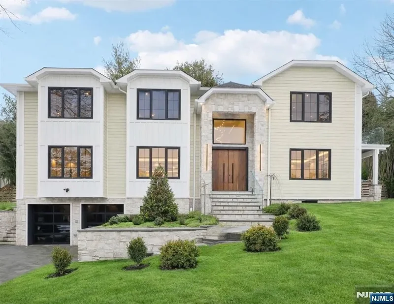 Single Family Home/House - Closter - United States