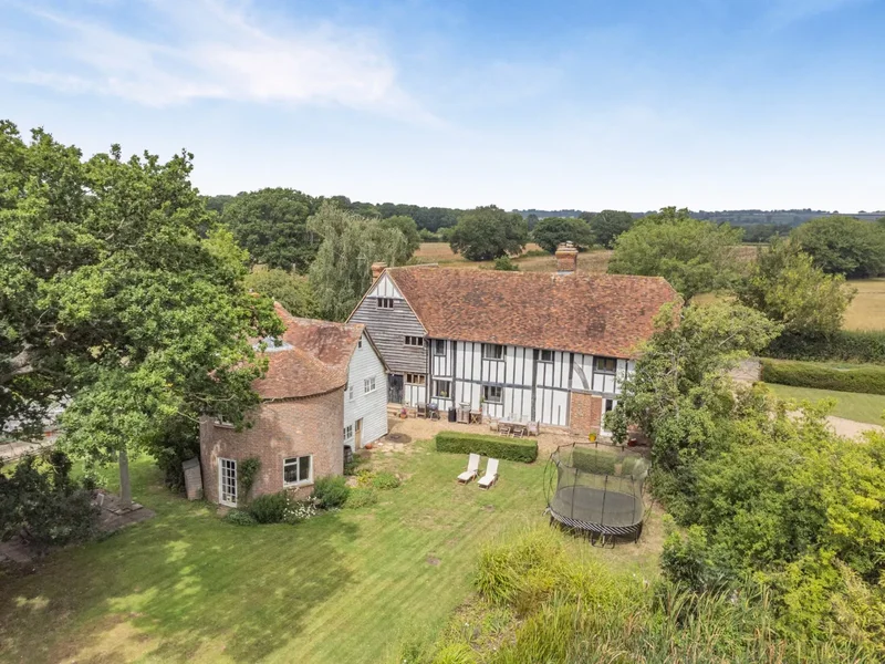 A fine Grade II* listed detached farmhouse with annexe and outbuildings in a beautiful rural setting