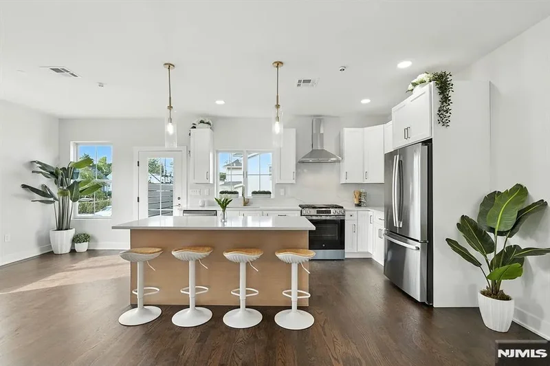 184 Canterbury Avenue, North Arlington, NJ 07031, North Arlington, New Jersey, United States. - Photo 13