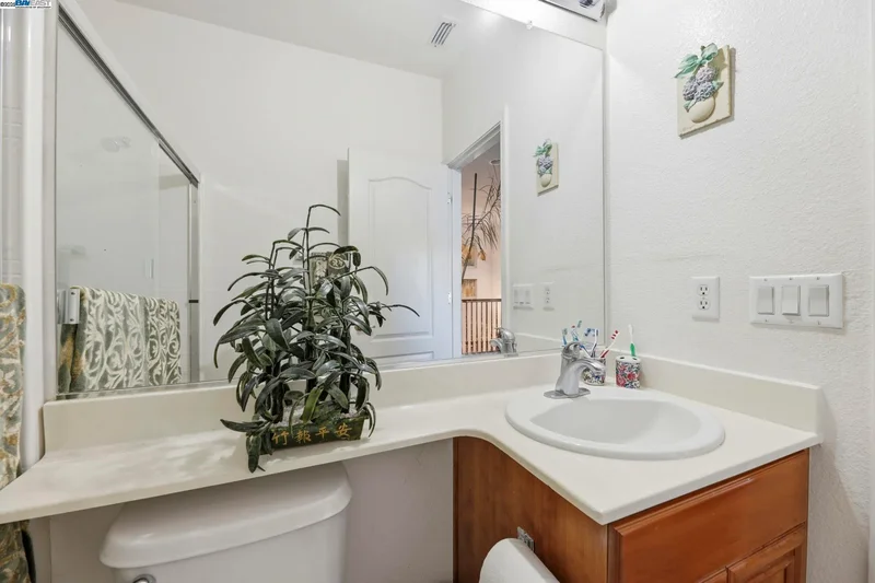 1136 Taraya Ter, Hercules, California, United States. - Photo 17