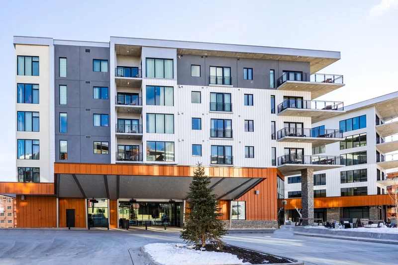 Ski In/Out Luxury Studio Sleeps 4 With Great Rental History