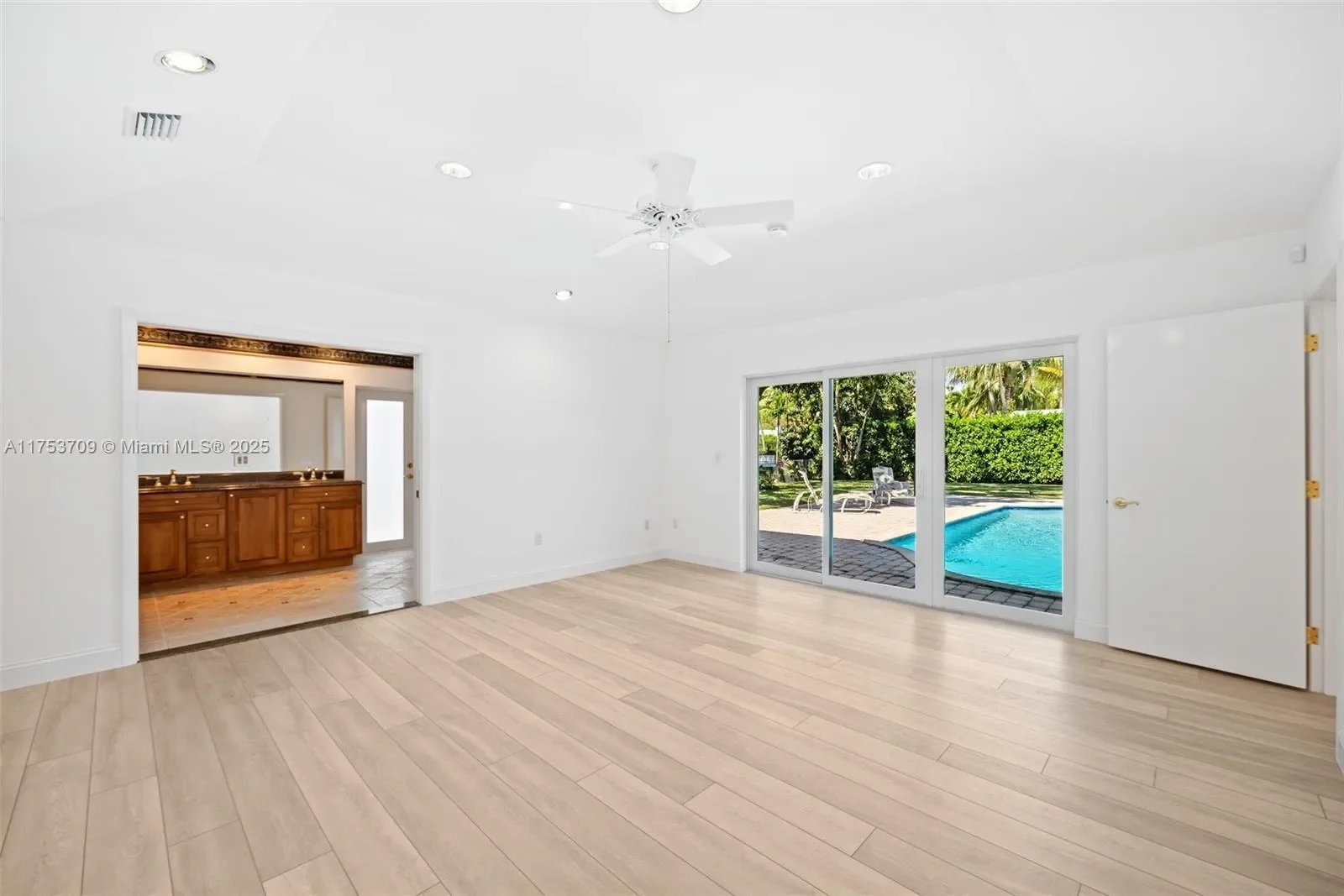 13060 SW 70th Ave, Coral Gables, Florida, United States. - Photo 26